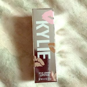 Kylie Jenner Creme Lipstick—-Butterscotch